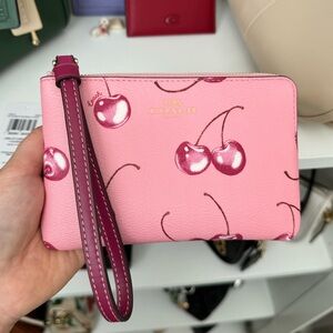 Coach Corner Zip Cherry Wristlet 🍒